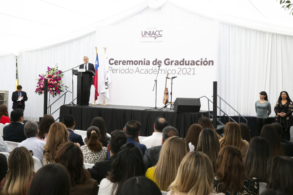 Ceremonias de titulación 2022 - UNIACC - Bienvenidos a Crear