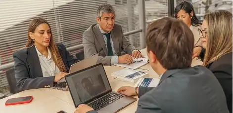 Estudia Administración Pública en modalidad online — UNIACC