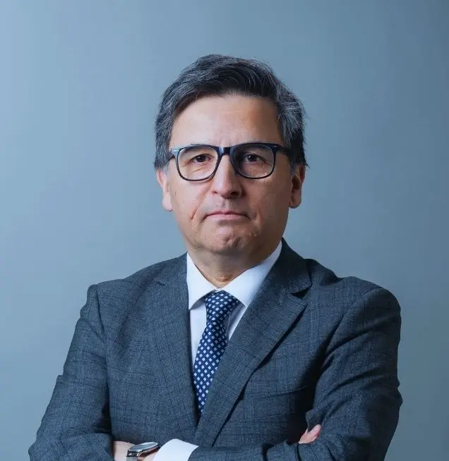 Erik Escalona Aguilar decano de la facultad de negocios y tecnología 